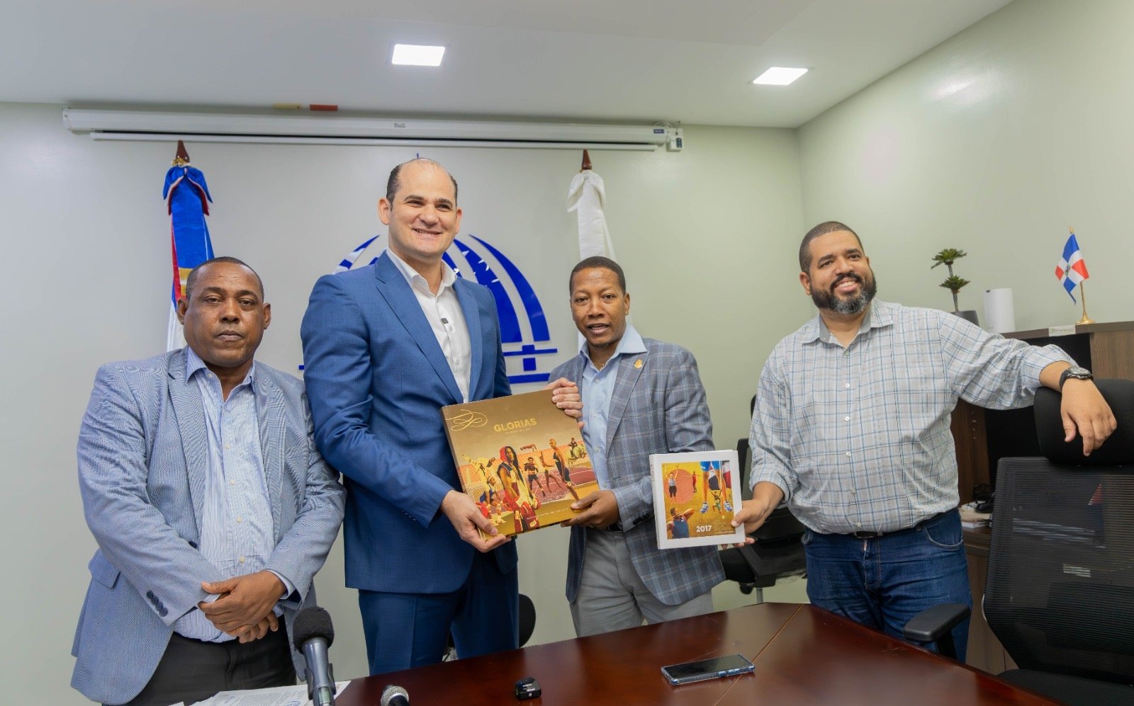 Academia Luisito Mercedes dedica torneo al director de INABIE, Adolfo Pérez 