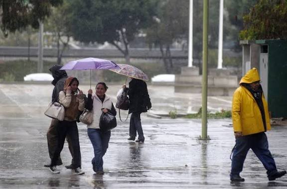 Aguaceros dispersos en la tarde en distintas zonas del país por una vaguada
