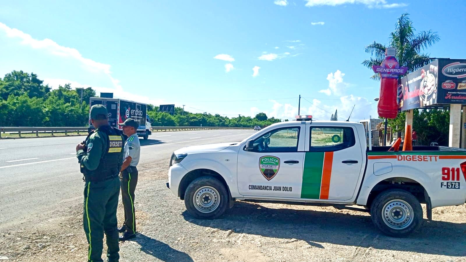 DIGESETT mantiene presencia en autopistas y carreteras para prevenir accidentes durante el fin de semana largo