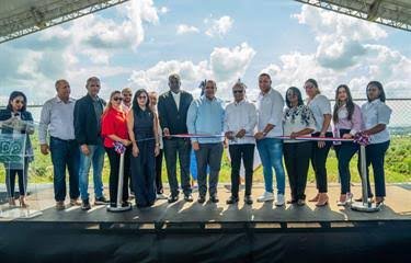 Cierran vertedero de Baní e inaugura relleno sanitario y estación de transferencia en Peravia