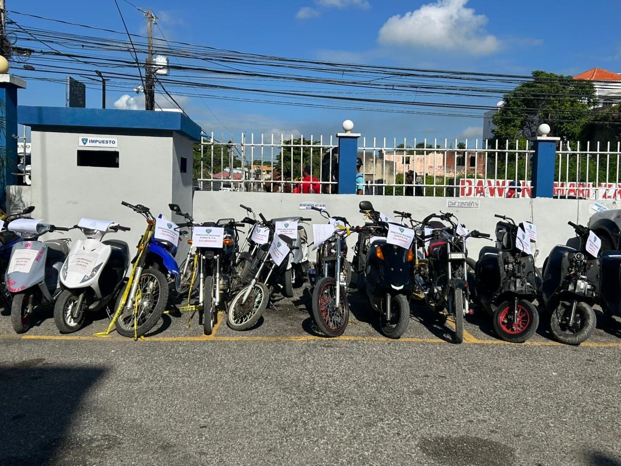 Policía Nacional retiene 25 motocicletas sorprendidas en flagrante delito durante carreras clandestinas en SPM 