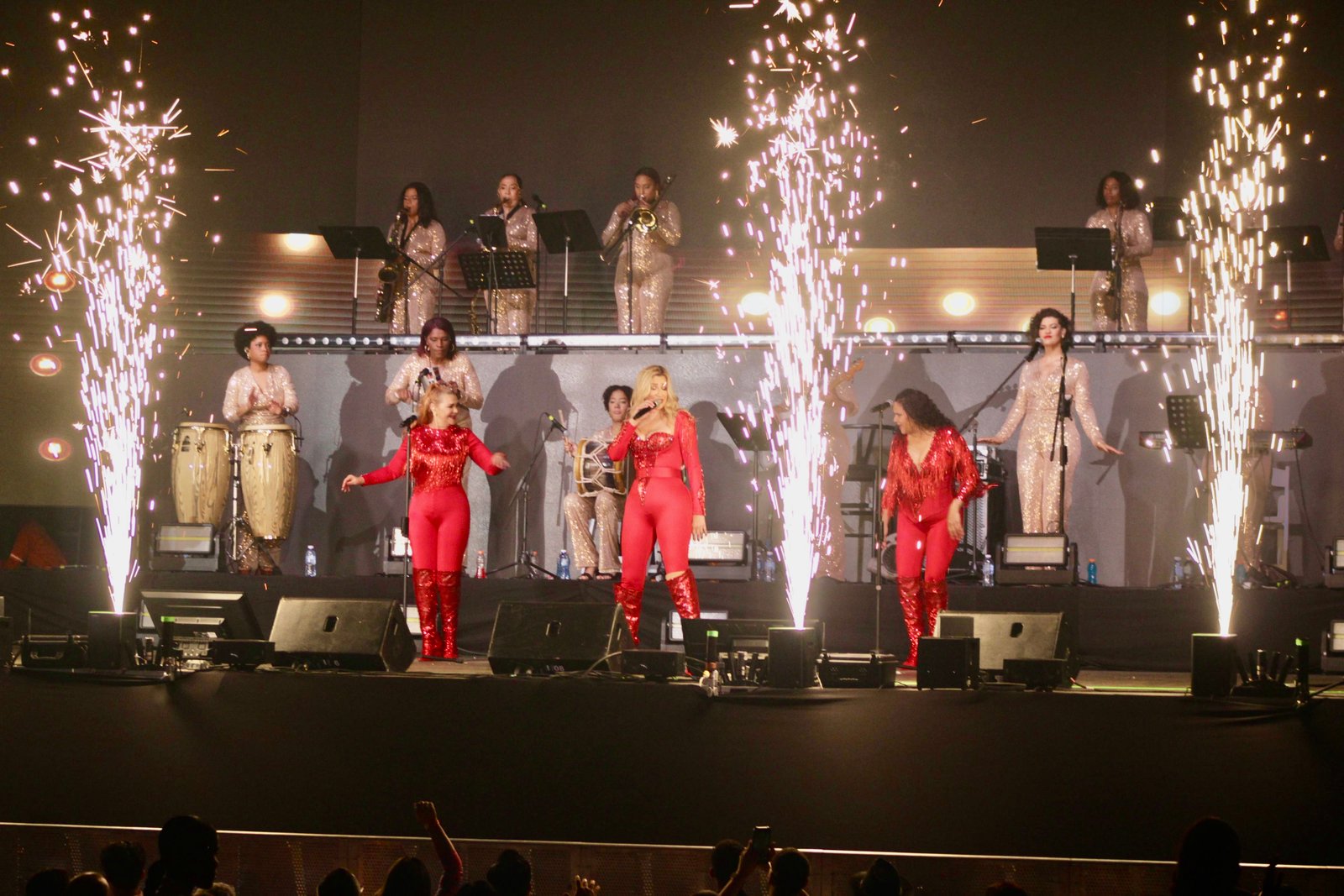 El Reencuentro de Las Chicas del Can llena de magia y merengue la Gran Arena del Cibao  