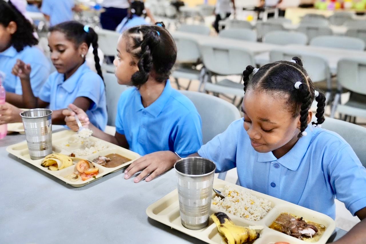 El INABIE destaca menús del almuerzo escolar garantizan mayoría de nutrientes a estudiantes