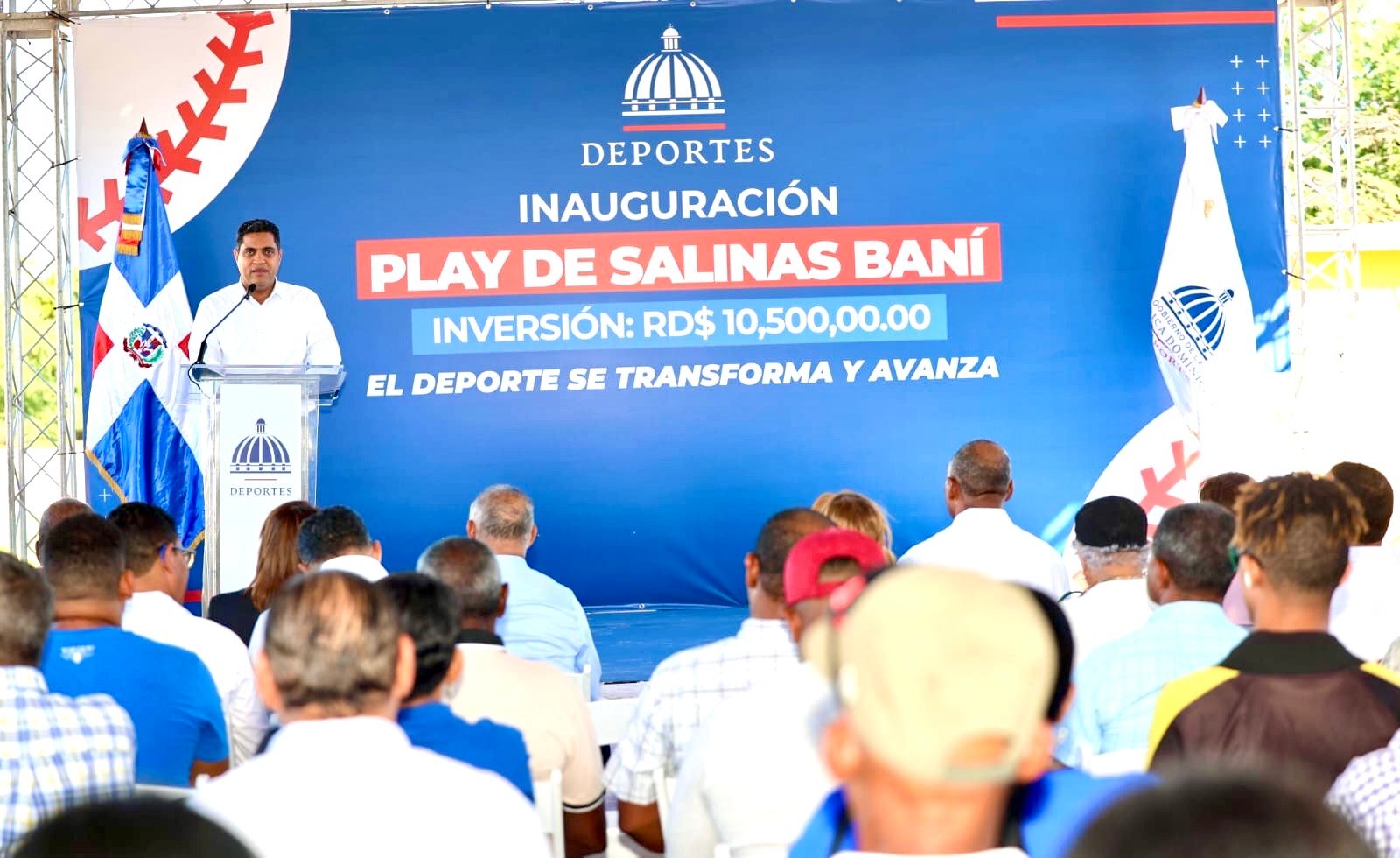 Ministro Kelvin Cruz inaugura moderno play y multiuso que transforman comunidades de Azua y Peravia