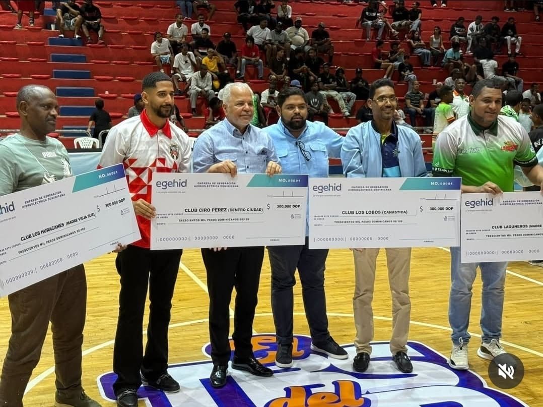 EGEHID aporta un millón  200 mil pesos al torneo de baloncesto superior de San Cristóbal 