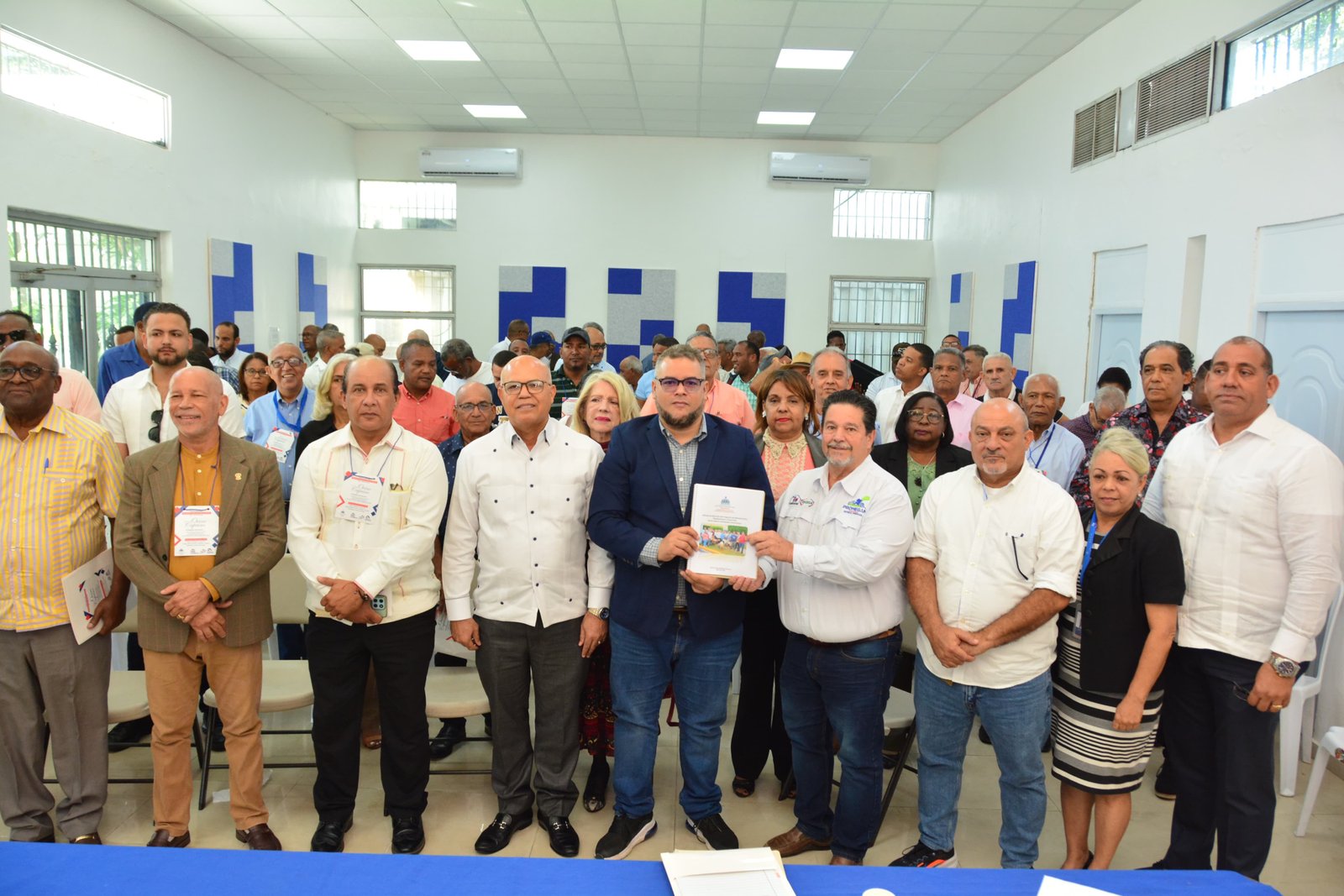 Hecmilio Galván: "Producción de chivos y ovejos es ejemplo del cambio" 