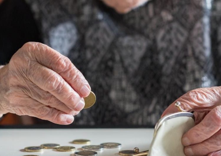 El 16% de los adultos mayores en RD enfrenta rechazo en servicios financieros por su edad