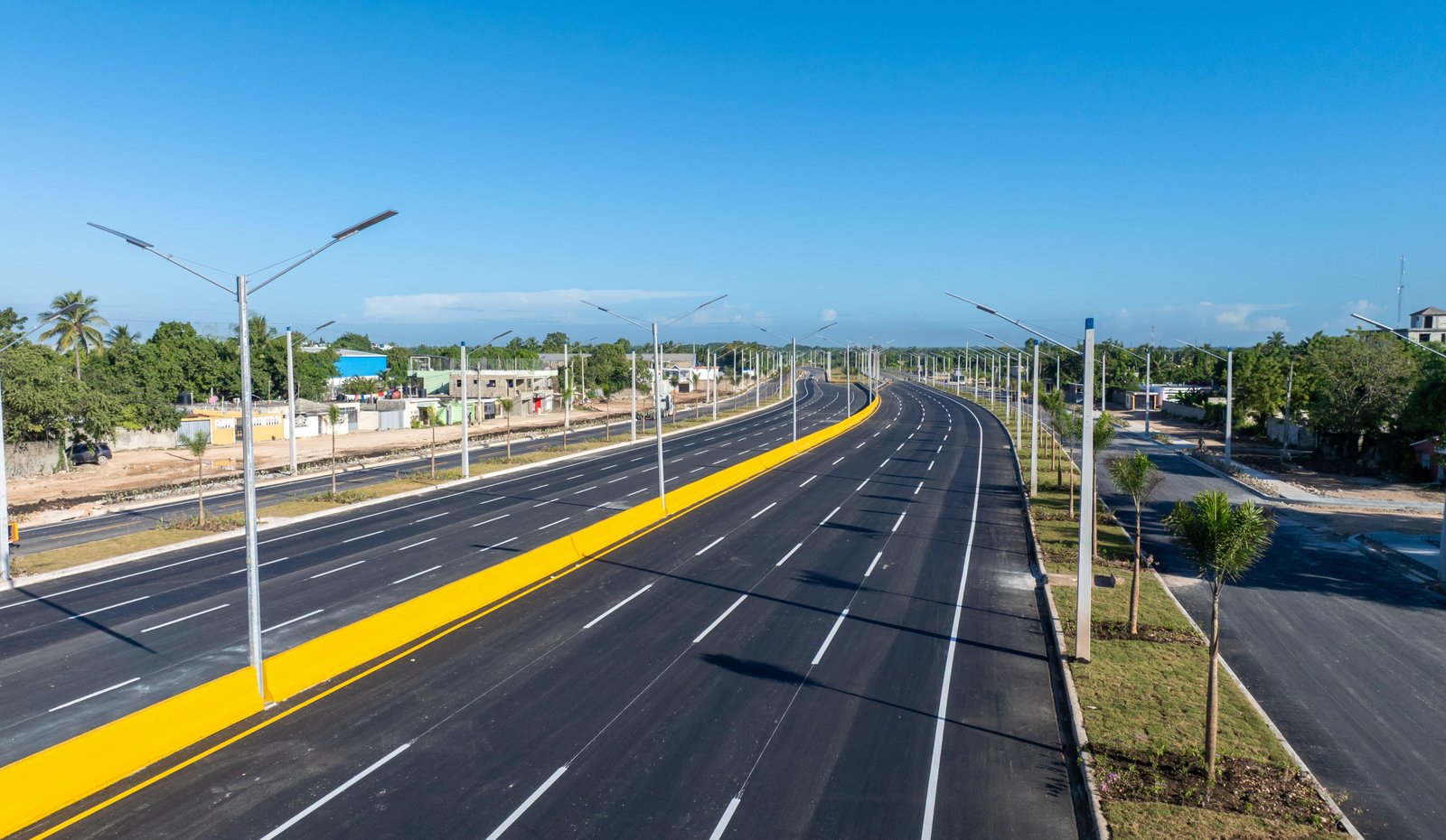 Abinader inaugura fase final de la avenida Ecológica y abre una nueva etapa de conectividad entre el GSD y la región Este del país 