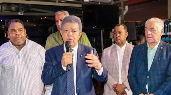 Leonel Fernández califica el caso de Senasa como "la gran estafa a los pobres"