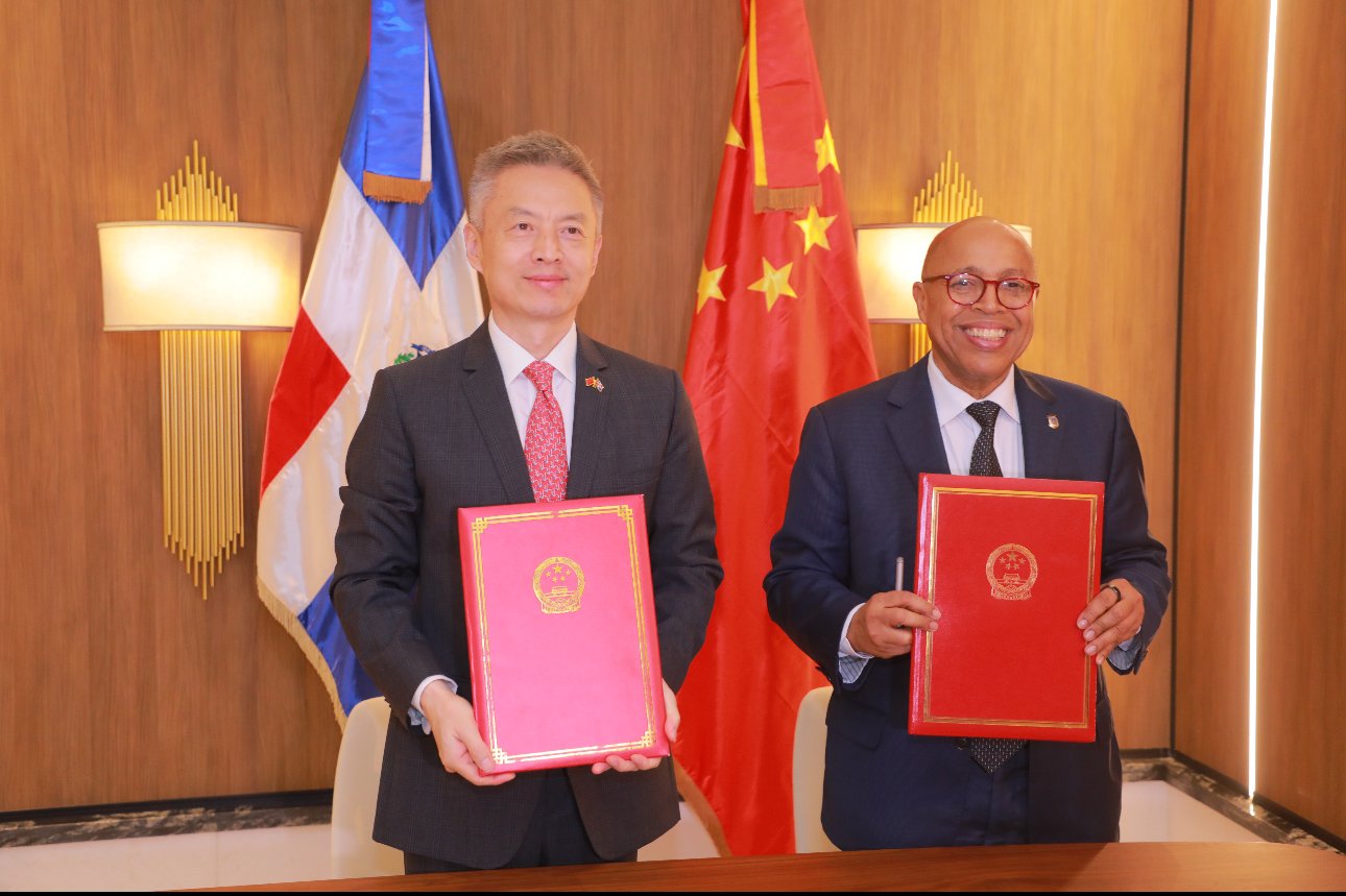 China dona equipos electrónicos a la Cámara de Diputados