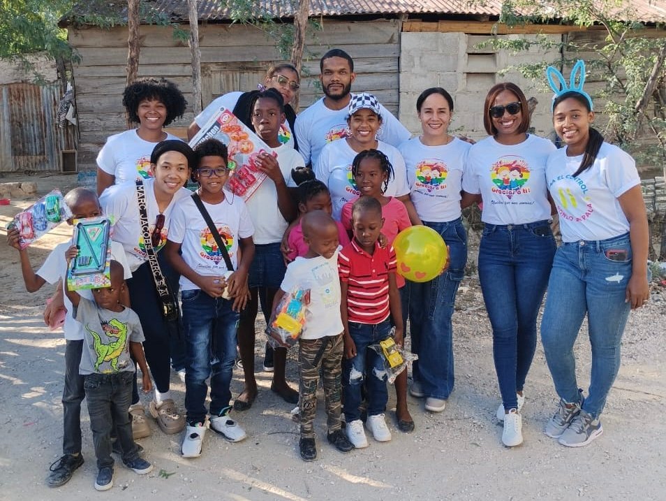 Regala sonrisas: Jornada solidaria llevará alegría a niños de Jimaní este 3 de enero 