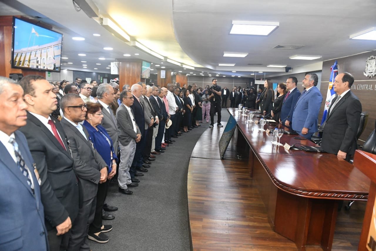 JCE inicia captura de datos a su personal para la renovación de la cédula  
