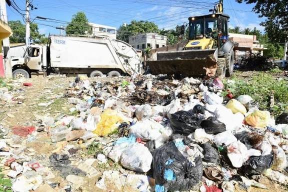 Desde neveras hasta chasis: los hallazgos en cañadas del Gran Santo Domingo