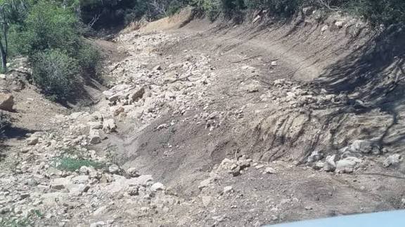 Denuncian que mal estado de la carretera deja casi incomunicada a comunidad en Montecristi