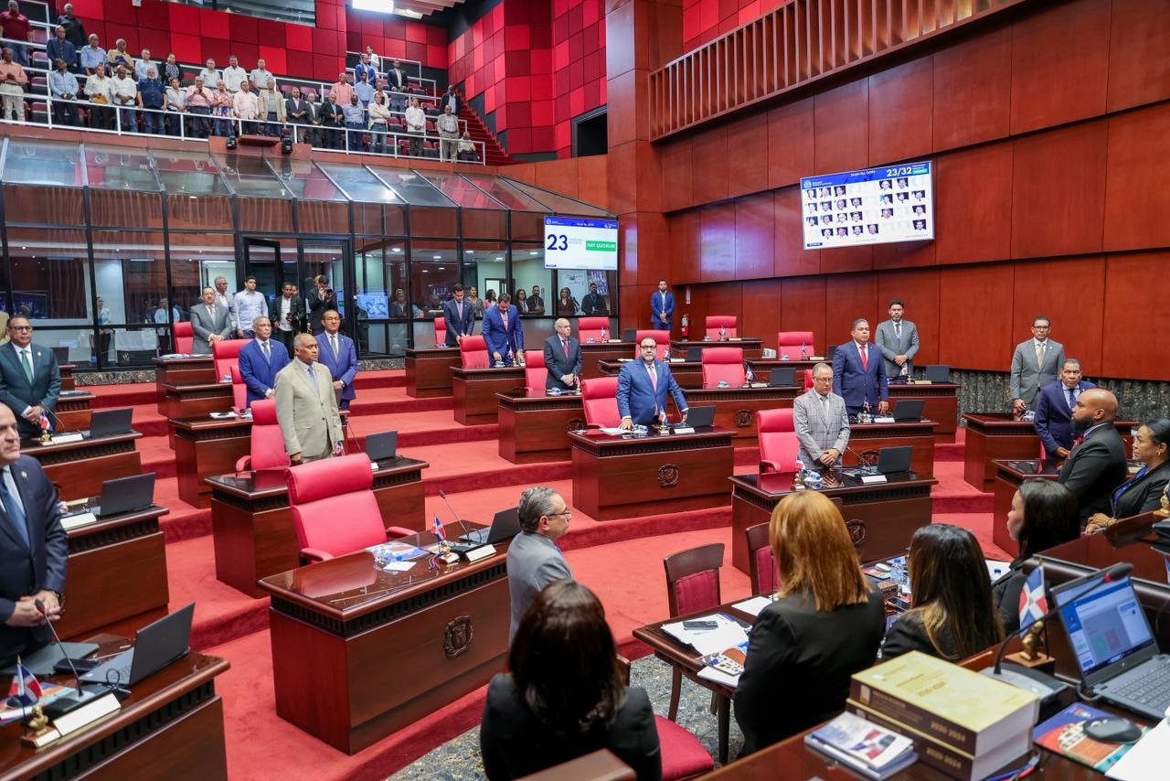 Senado aprueba ley para el pago de deuda por obras previas a Ley de Compras