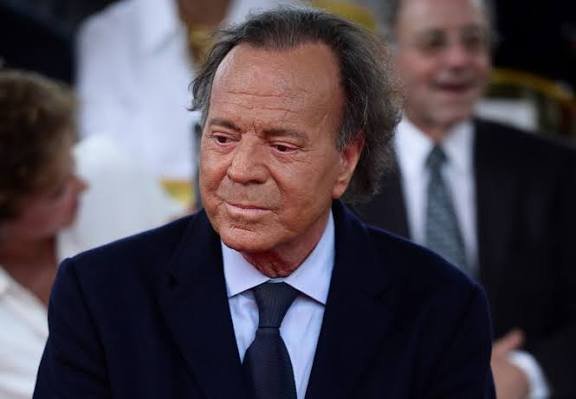 "A tu lado siempre", el mensaje de la esposa de Julio Iglesias tras negar acusaciones de abusos