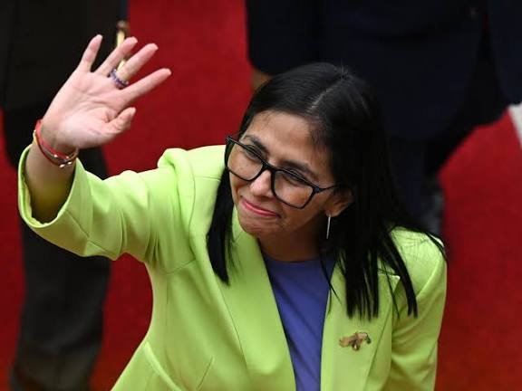 "No tenemos miedo" de enfrentar diplomáticamente a EE. UU., dice presidenta interina de Venezuela