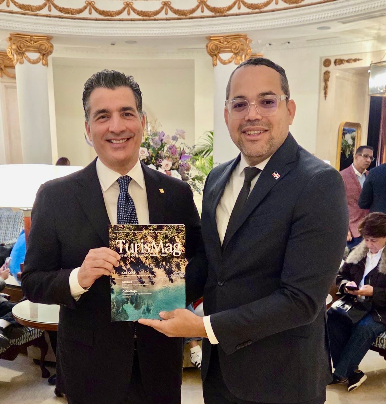 Revista TurisMag con éxito en FITUR y fortalece promoción del turismo dominicano 