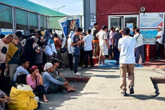 Reportan ocho muertos en el sur de Filipinas al hundirse un ferri con más de 300 pasajeros