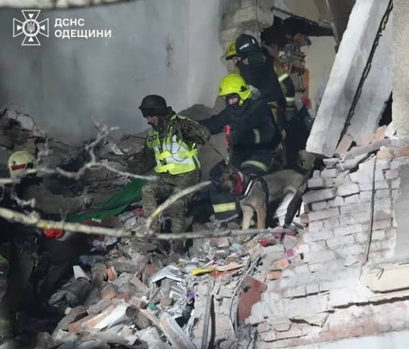 Zelenski acusa a Rusia de socavar las negociaciones con su último ataque a Ucrania