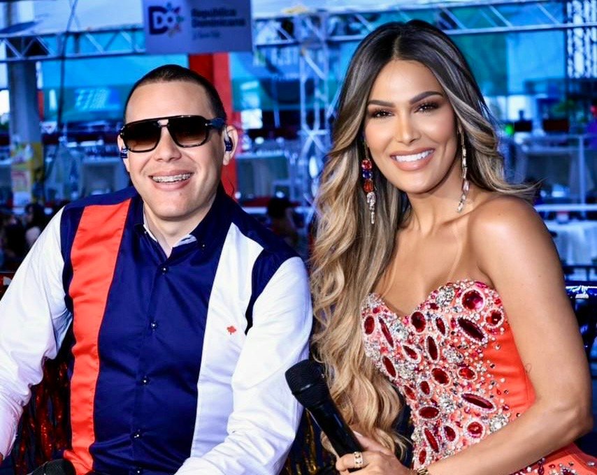 Caroline Aquino y Oliver Peña impactan en la primera gran salida del mundialmente famoso Carnaval Vegano 2026