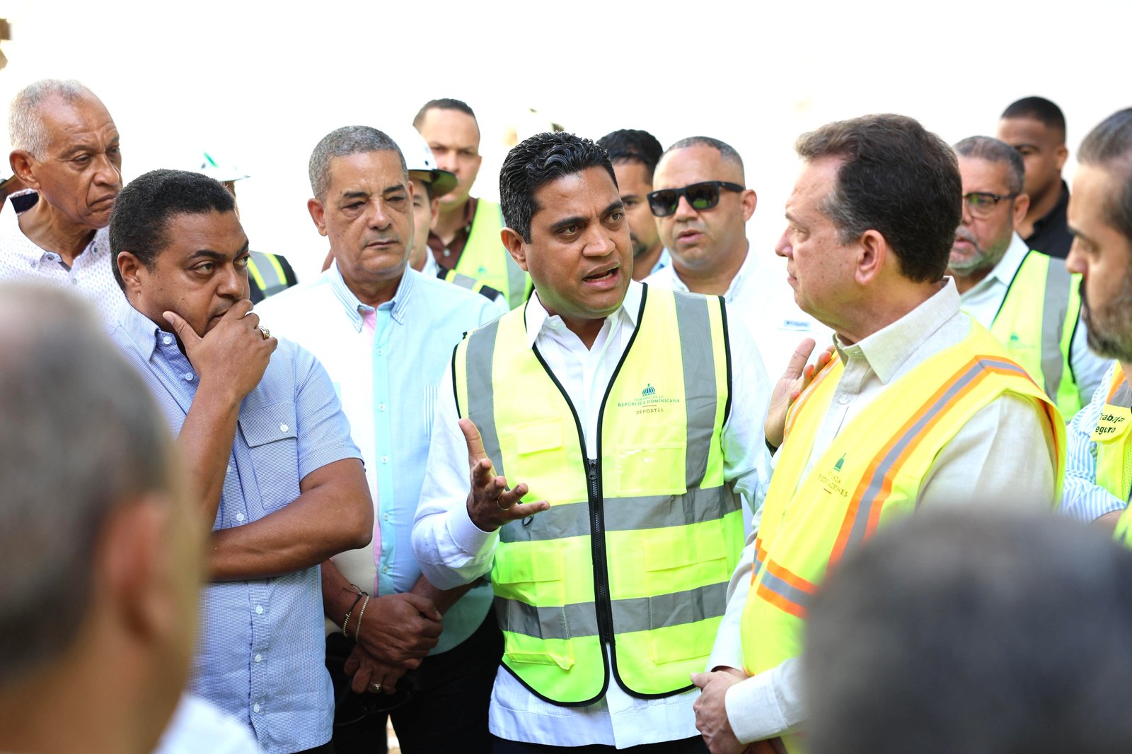 Ministros Kelvin Cruz e Ito Bisonó inspeccionan avances de obras para Juegos Centroamericanos