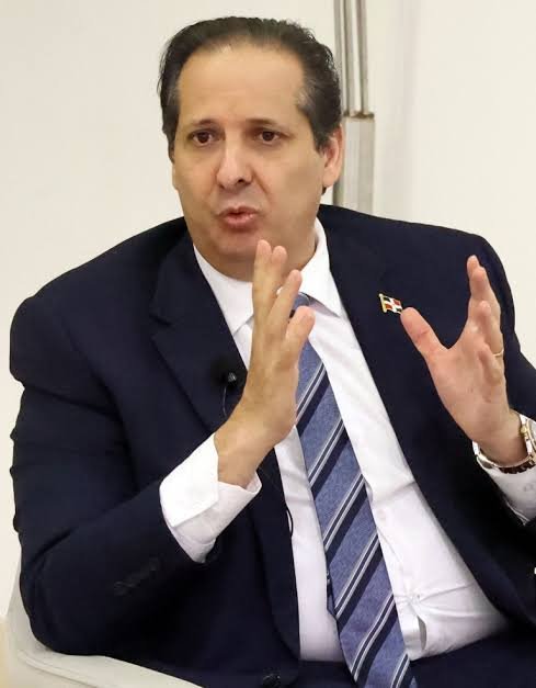 El ministro de Salud y la OPS niegan brote de VIH en el país