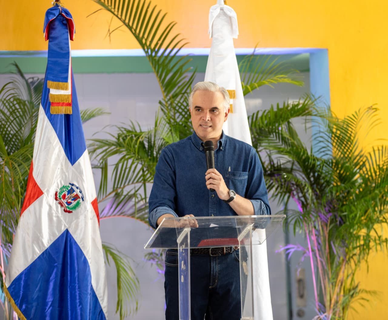 Presidente Abinader entrega 70 nuevas aulas en Azua con una inversión de más de RD$ 400 millones beneficiando a 2,205 estudiantes