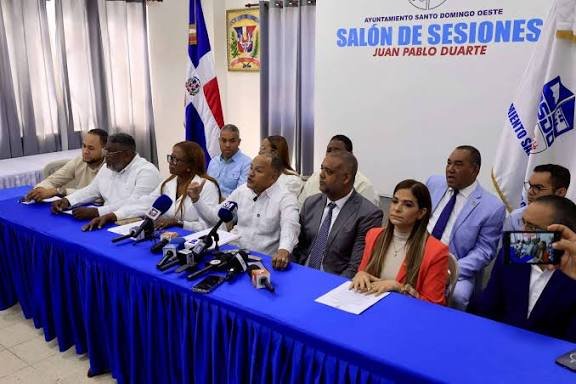 Regidores de Santo Domingo Oeste rechazan transferencia de 10 millones de pesos