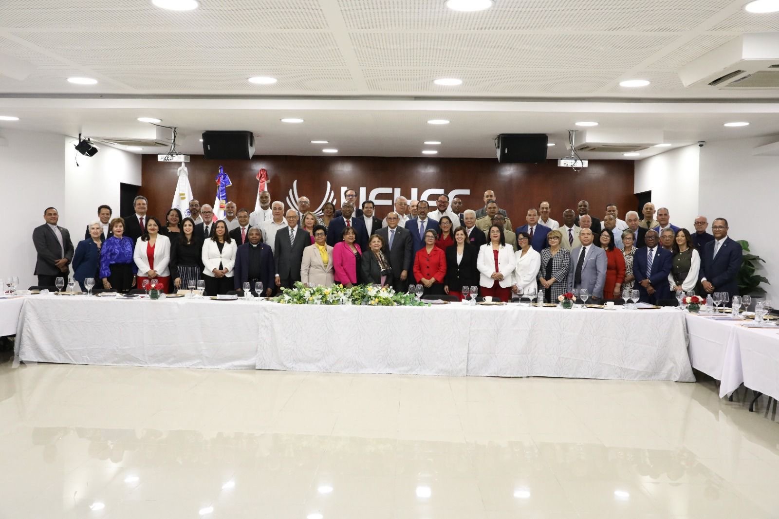 Ministro del MESCyT, Rafael Santos Badía, sostuvo su primer encuentro con rectores para plantear la transformación estructural del Sistema Nacional de Educación