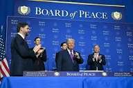 Trump presenta su Junta de Paz con una contribución de EE. UU. de 10,000 millones de dólares