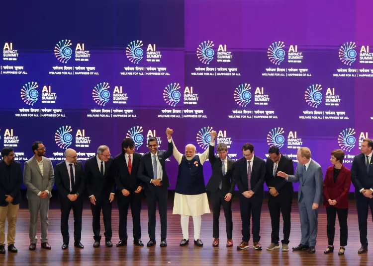 La Cumbre Global de Nueva Delhi Aboga Por Una “IA Segura, Fiable y Sólida”