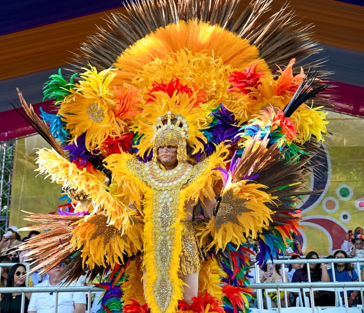 Con masiva asistencia de lechones, comparsas, personajes, familias y público en general, cierra el Carnaval de Santiago 2026