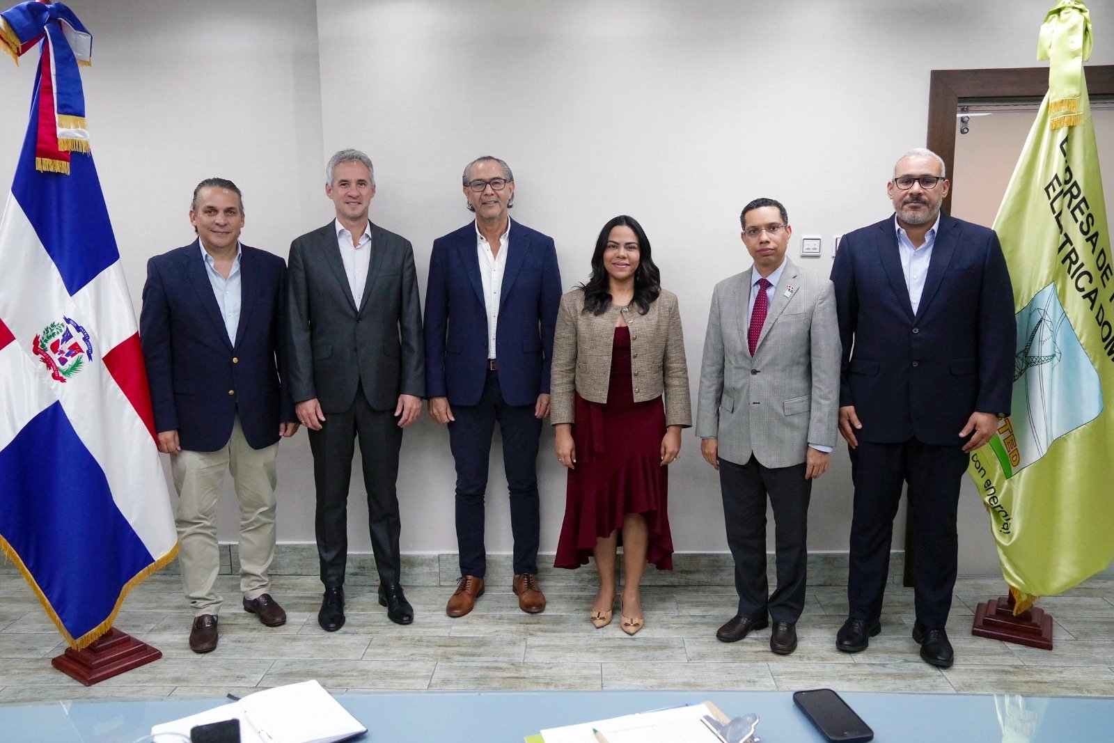 BID y ETED avanzan en estructuración financiera para nuevas inversiones en transmisión eléctrica