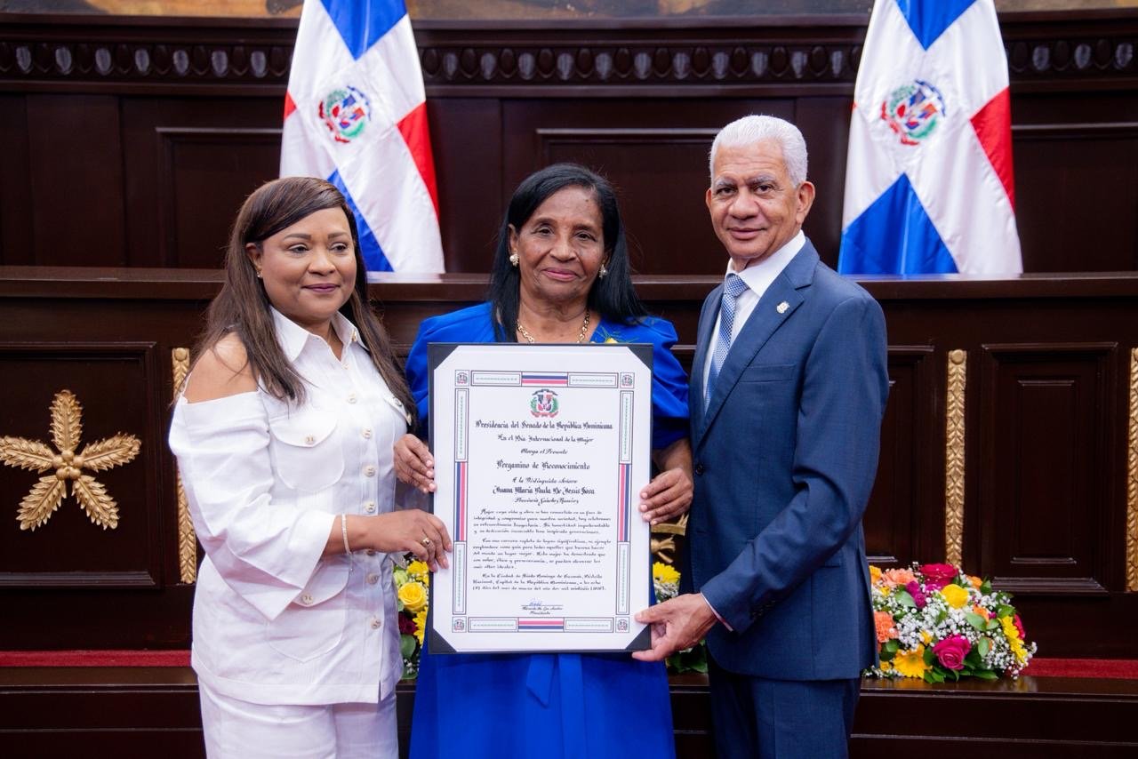 Senado reconoce a 32 mujeres líderes en tercera edición del evento anual “Mujeres que Transforman”