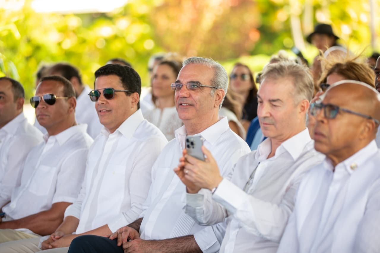 Presidente Abinader y Playa Grande anuncian inversión por mil millones de dólares y el desarrollo de nuevo aeropuerto internacional privado 
