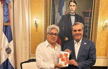 Desde su asesor hasta escritores: Abinader y las 22 naturalizaciones privilegiadas de su gestión