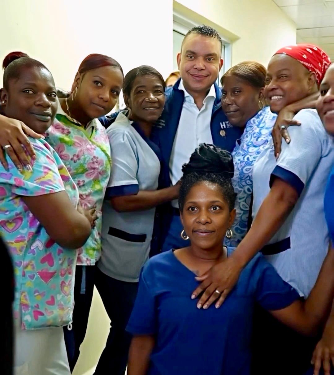 Dr. Julio Landrón exalta el sacrificio y la entrega de las mujeres del sector salud en el Día Internacional de la Mujer