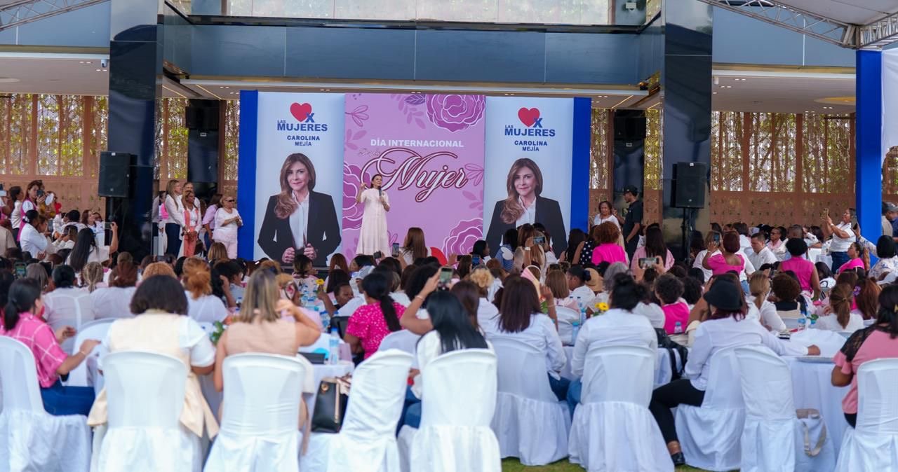 Carolina recibe contundente respaldo de mujeres líderes en encuentro nacional por el Día Internacional de la Mujer