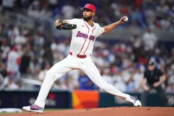 Cristopher Sánchez destaca el apoyo de Pedro Martínez en su labor como lanzador, antes del Clásico