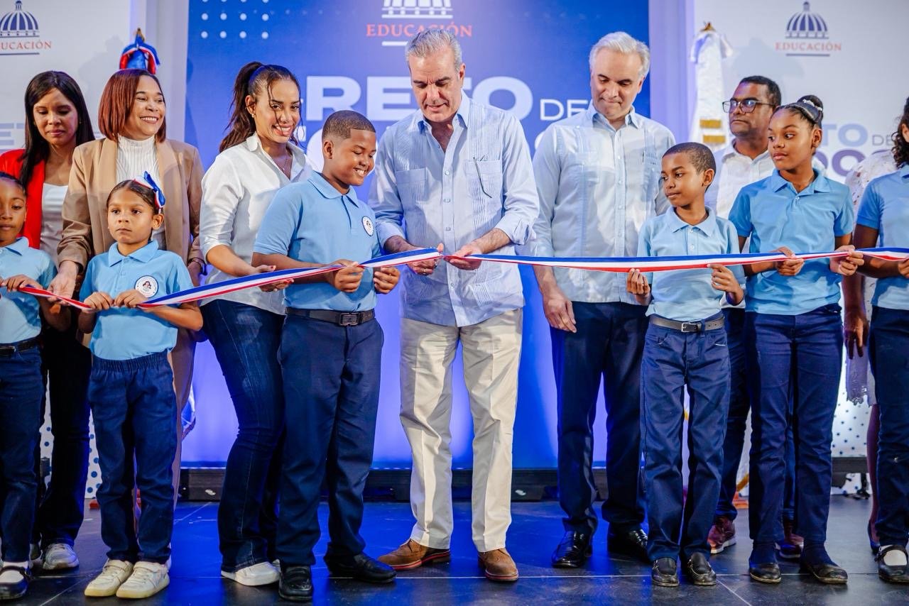 Gobierno inaugura Escuela Comunitaria Barrio Lindo en Santo Domingo Norte, con capacidad para 900 estudiantes