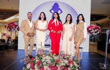 Celebran "Mujer de pie", un encuentro de liderazgo y empoderamiento femenino
