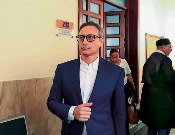 Un reenvío tras otro hace del juicio de Jean Alain una sátira judicial