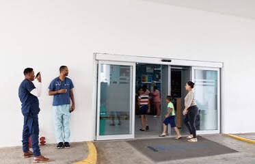 Hospital Hugo Mendoza defiende protocolo de acompañamiento y atribuye lista de espera a alta demanda
