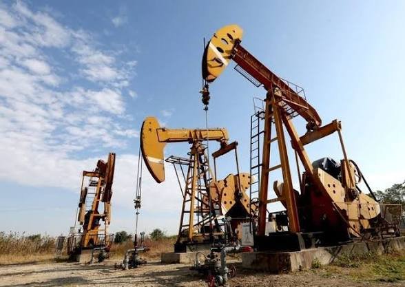 El petróleo de Texas cae bruscamente un 4.23 % ante el posible diálogo entre EE. UU. e Irán