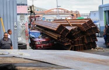Los accidentes de camiones volcados en el kilómetro 9 de la autopista Duarte se repiten cada año