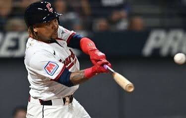 José Ramírez comienza a toda máquina: rompe empate con doble de dos carreras, Cleveland gana