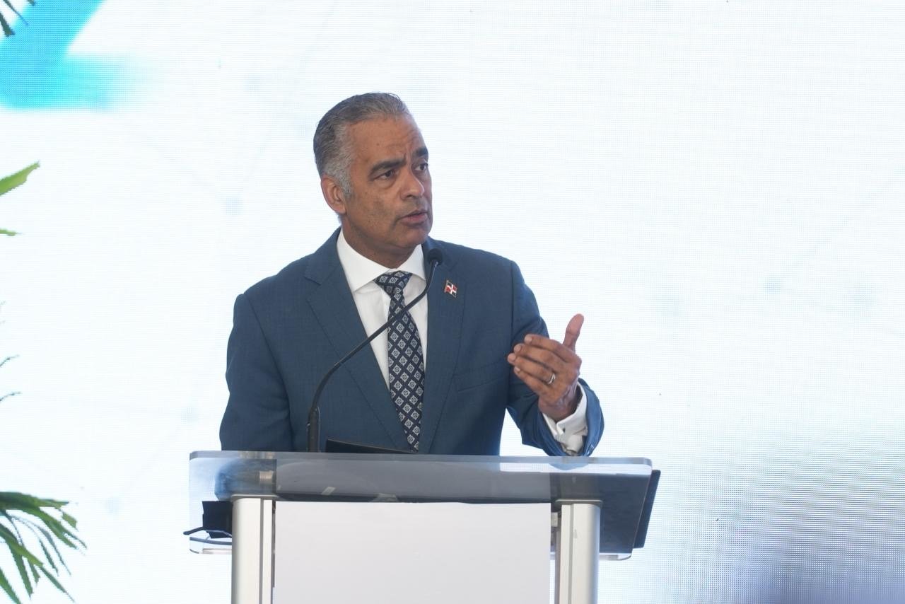 Mantenimientos l en plantas eléctricas no comprometen el suministro, afirma el ministro Joel Santos 