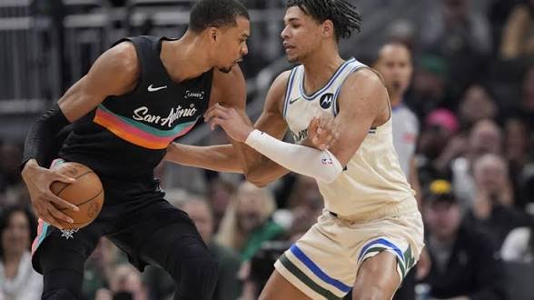 Los Spurs dejan a los Bucks sin postemporada y los Pistons siguen ganando