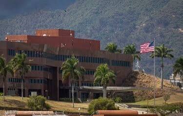 Estados Unidos reanuda oficialmente las operaciones de su Embajada en Venezuela